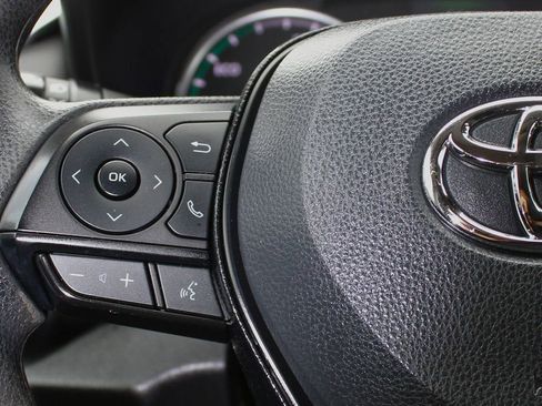 Used 2021 Toyota RAV4 XLE w/ Convenience Package image 23