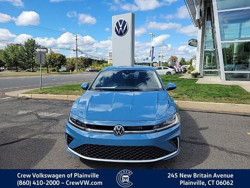 New 2025 Volkswagen Jetta SE image 2