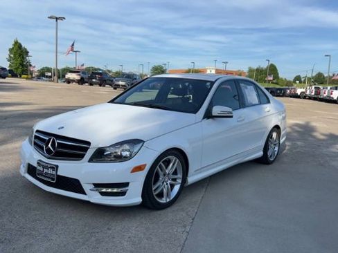 Used 2014 Mercedes-Benz C 300 4MATIC Sedan image 4