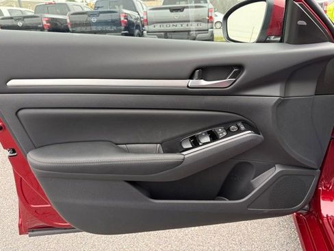 New 2025 Nissan Altima 2.5 SL image 10