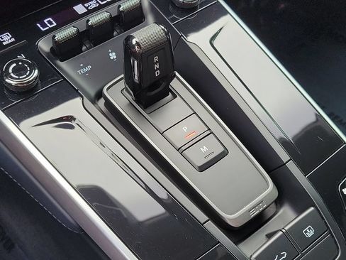 Certified 2025 Porsche 911 Carrera RWD image 35