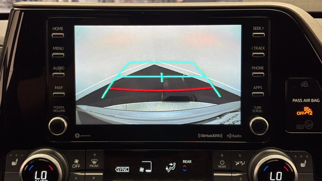 Certified 2021 Toyota Highlander XLE AWD/4WD image 47