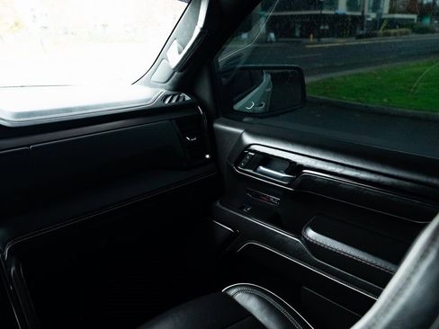 Used 2022 GMC Sierra 1500 AT4X image 10