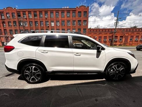 Used 2024 Subaru Ascent Limited AWD/4WD image 8