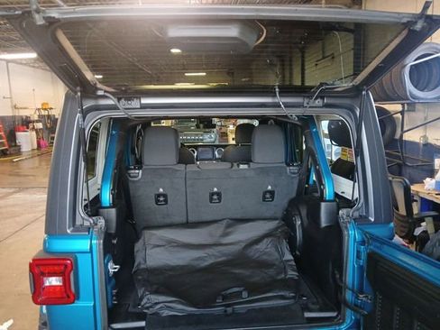 Used 2020 Jeep Wrangler Unlimited Sahara image 49