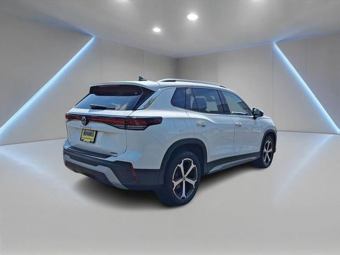 New 2026 Volkswagen Tiguan SE w/ Panoramic Sunroof Package AWD/4WD image 5