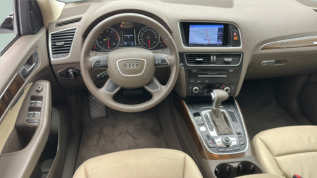 Used 2015 Audi Q5 2.0T Premium Plus w/ Technology Package AWD/4WD image 10