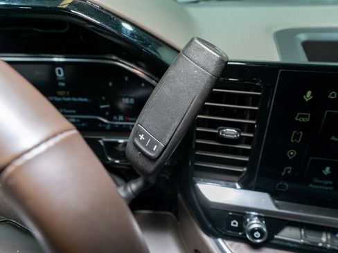 Used 2025 GMC Sierra 1500 SLT image 28