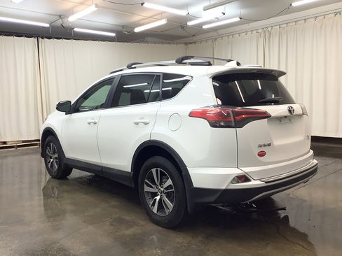 Used 2017 Toyota RAV4 XLE image 8