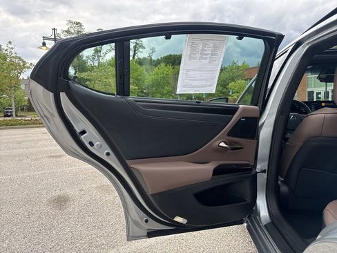 Used 2025 Lexus ES 350 Ultra Luxury FWD image 25