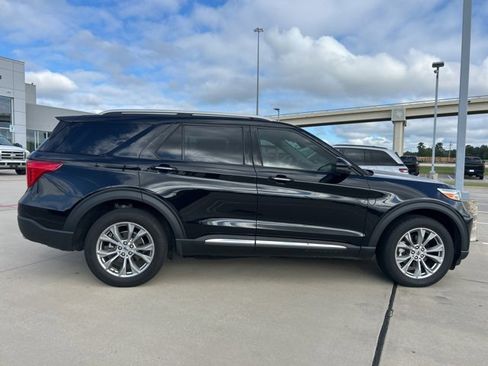 Used 2023 Ford Explorer Limited w/ Equipment Group 301A image 16