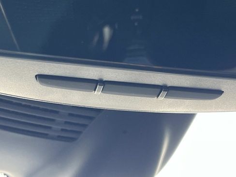 Certified 2025 Mercedes-Benz GLC 300 4MATIC image 33