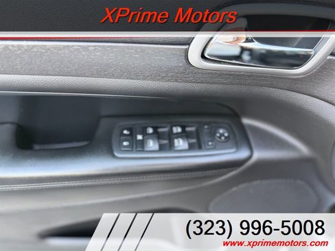 Used 2017 Jeep Grand Cherokee Altitude image 16