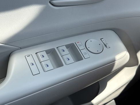 Certified 2026 Hyundai Kona SE FWD image 16