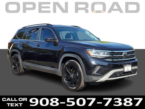 Used 2023 Volkswagen Atlas SE w/ Black Wheel Package AWD/4WD image 1