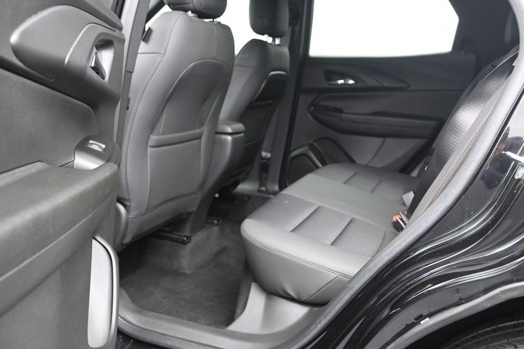 Used 2023 Chevrolet TrailBlazer RS FWD image 14