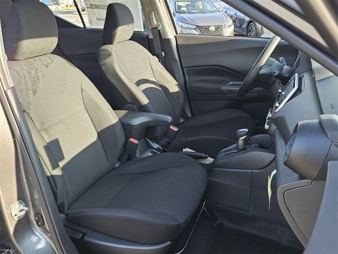 New 2025 Nissan Kicks Play S image 13