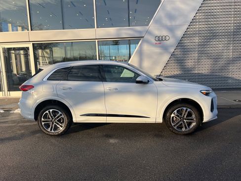 Used 2025 Audi Q5 Premium Plus image 12