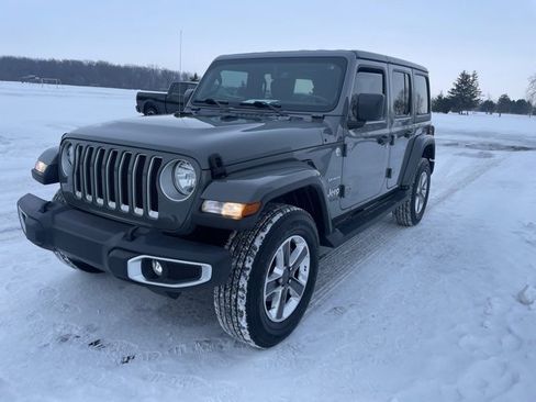 Used 2022 Jeep Wrangler Unlimited Sahara image 7