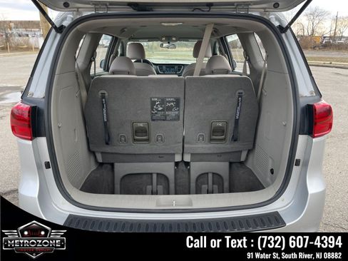 Used 2019 Kia Sedona L FWD image 13