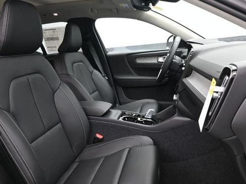 New 2026 Volvo XC40 B5 Plus w/ Climate Package AWD/4WD image 35