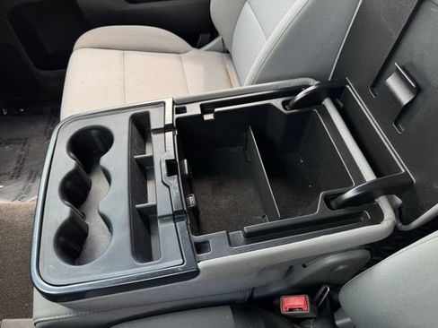 Used 2018 Chevrolet Silverado 1500 Custom w/ Custom Convenience Package AWD/4WD image 19