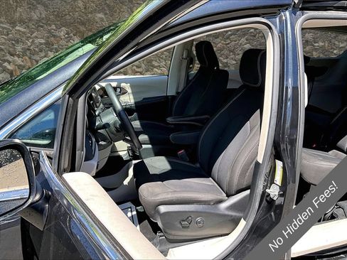 Used 2023 Chrysler Voyager LX FWD image 22