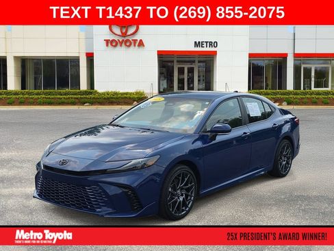 Used 2025 Toyota Camry XSE AWD/4WD image 1