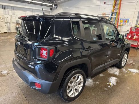 Used 2018 Jeep Renegade Latitude w/ Popular Equipment Group image 6