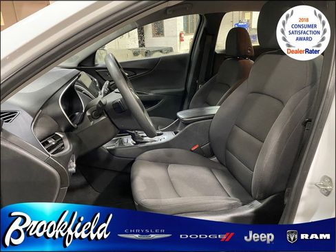 Used 2023 Chevrolet Malibu LT image 16