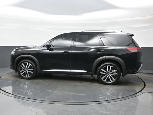 Used 2025 Nissan Pathfinder Platinum w/ Cargo Package image 3