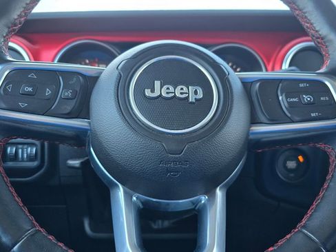 Used 2022 Jeep Wrangler Unlimited Rubicon w/ LED Lighting Group AWD/4WD image 16