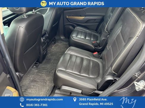 Used 2017 GMC Acadia Denali w/ Technology Package image 5