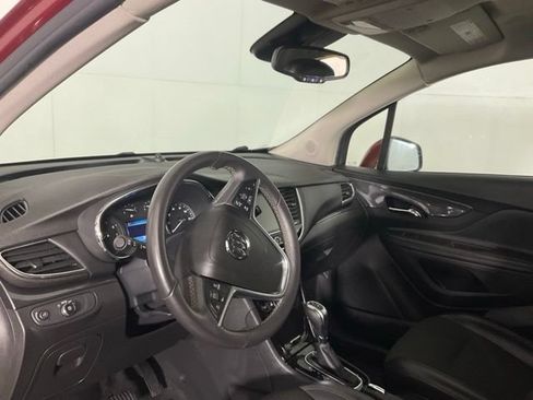 Used 2021 Buick Encore Preferred FWD image 19