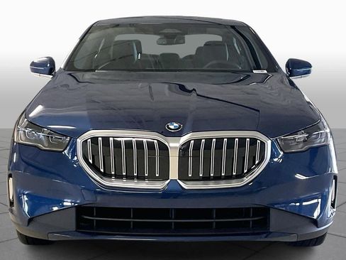 Used 2026 BMW 530i w/ Premium Package RWD image 3