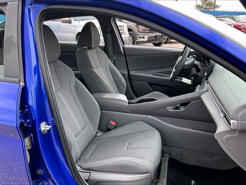 Used 2024 Hyundai Elantra SE image 9