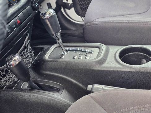 Used 2013 Jeep Wrangler Unlimited Sport AWD/4WD image 15