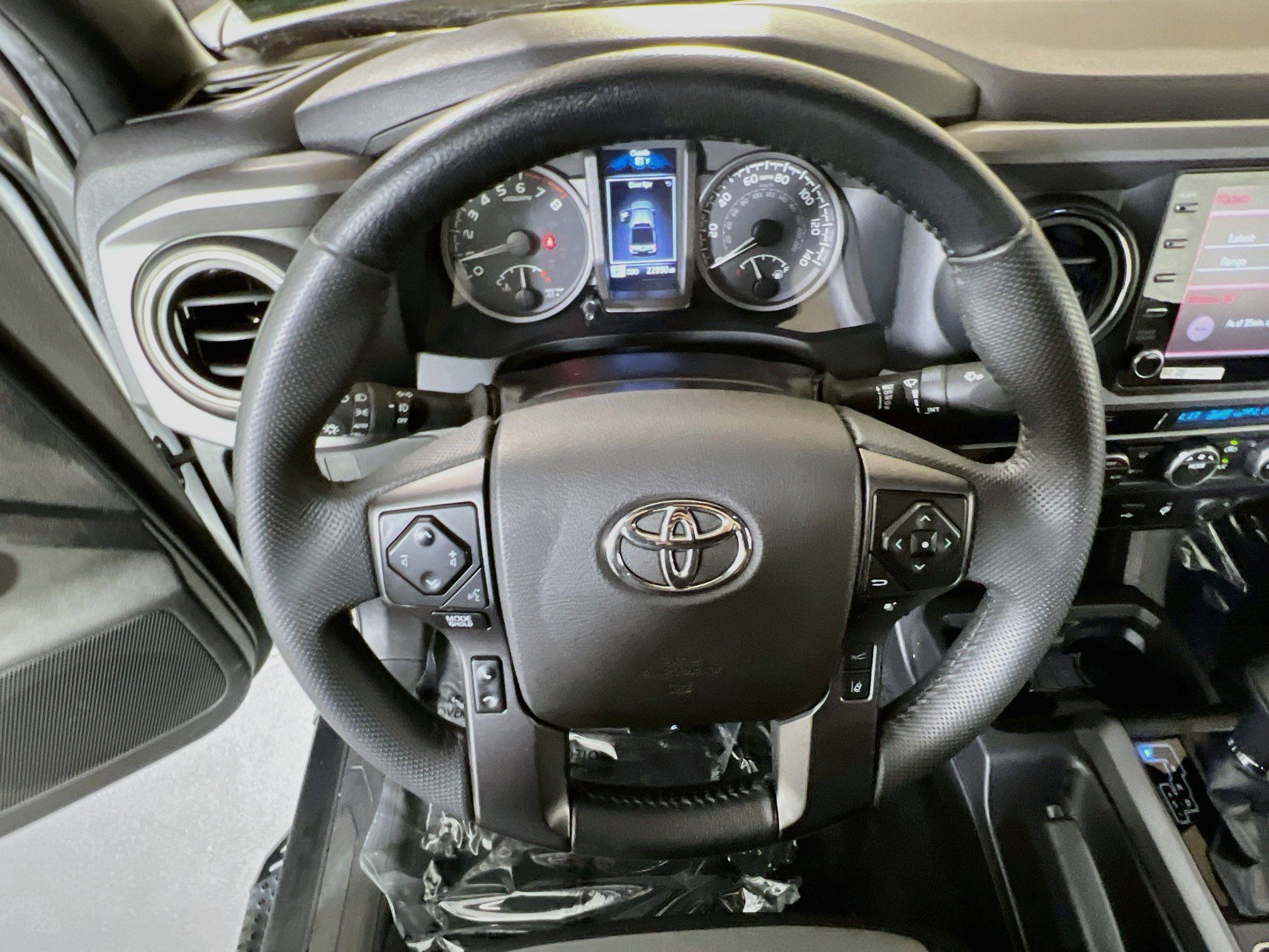 Used 2023 Toyota Tacoma TRD Sport AWD/4WD image 11