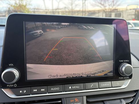 Used 2025 Nissan Altima 2.5 SV image 23