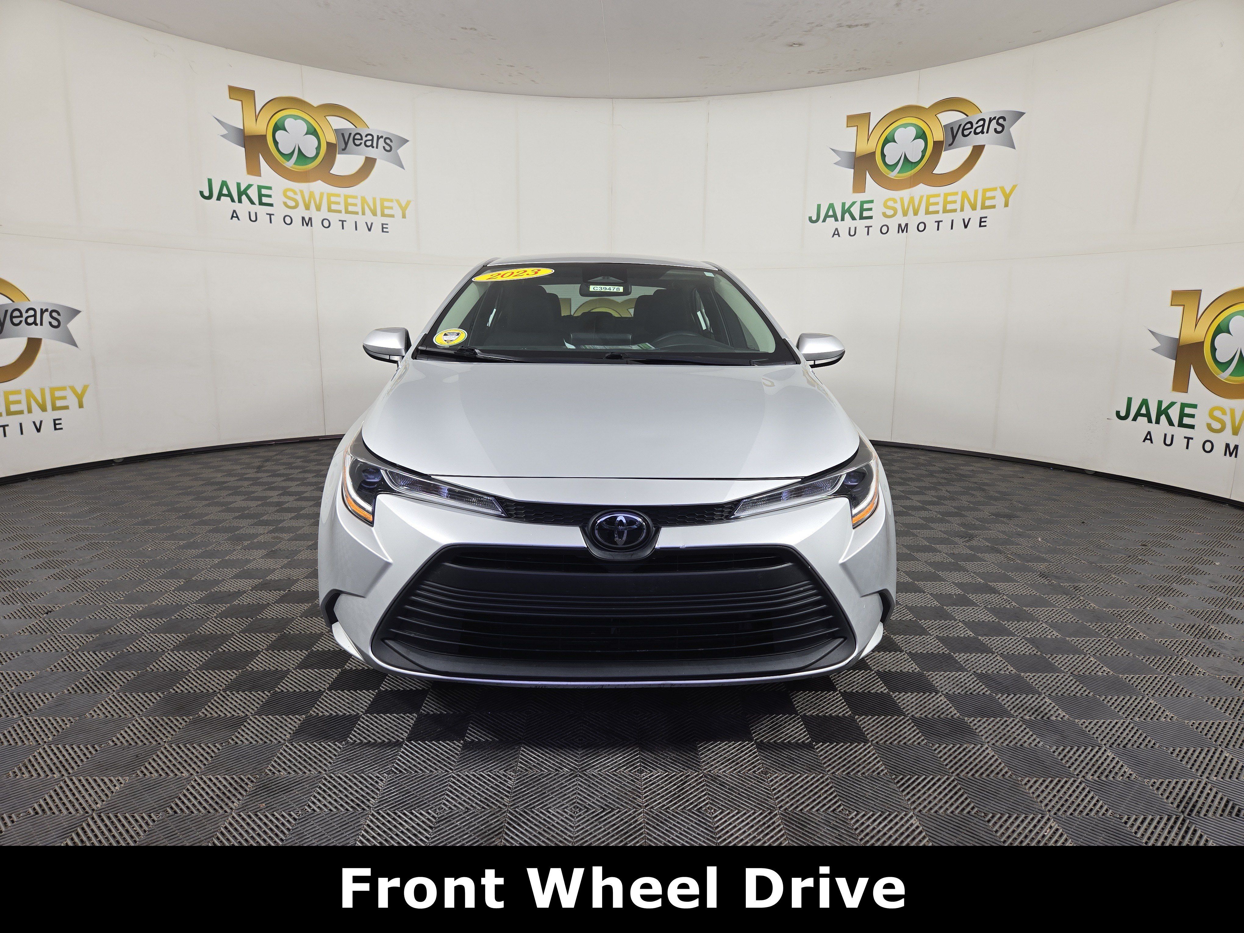 Used 2023 Toyota Corolla LE FWD image 3