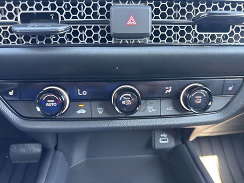 Used 2025 Honda HR-V Sport image 17