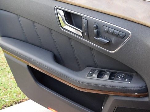 Used 2011 Mercedes-Benz E 350 4MATIC Sedan image 72