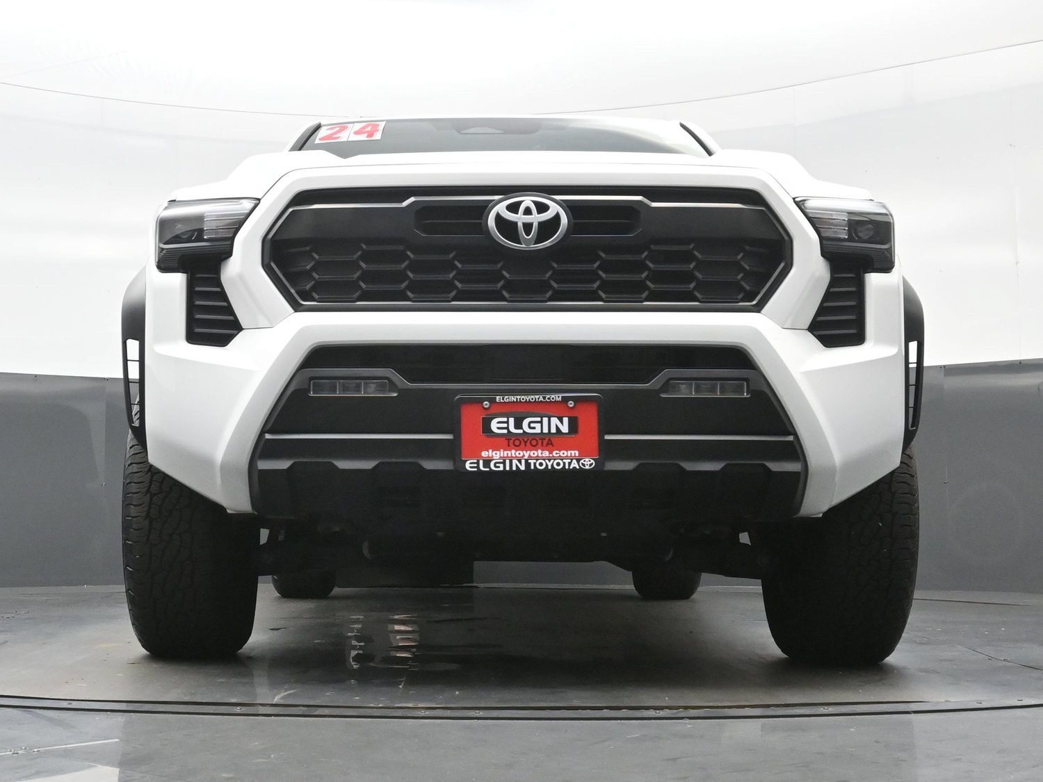 Used 2024 Toyota Tacoma TRD Off-Road AWD/4WD image 27