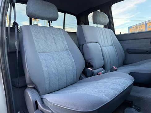 Used 2000 Toyota Tacoma 2WD Xtracab image 15