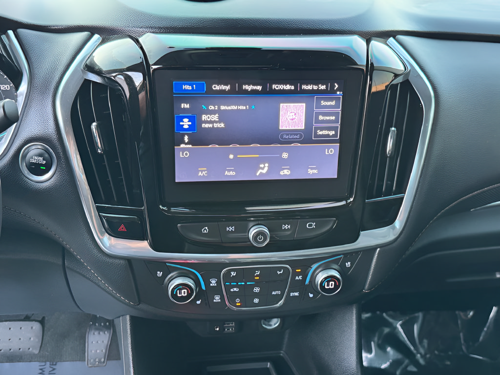 Used 2020 Chevrolet Traverse Premier w/ Redline Edition FWD image 17