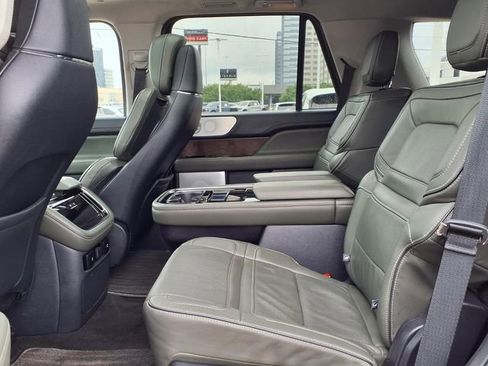 Certified 2022 Lincoln Navigator Black Label AWD/4WD image 5