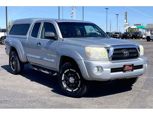 Used 2006 Toyota Tacoma 4x4 Access Cab V6 image 2