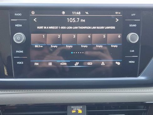 Used 2024 Volkswagen Taos SE w/ MDO Package FWD image 17