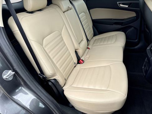 Used 2020 Ford Edge SEL image 19