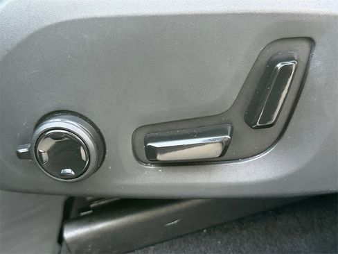 Used 2019 Volvo XC60 T8 Inscription w/ Advanced Package image 20